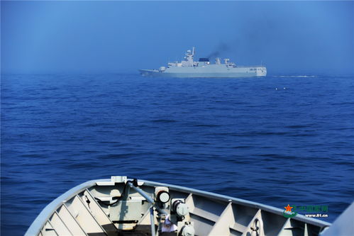 潮州艦與泉州艦海上編隊(duì)實(shí)戰(zhàn)化訓(xùn)練 ?？章?lián)合出擊壯闊場(chǎng)面